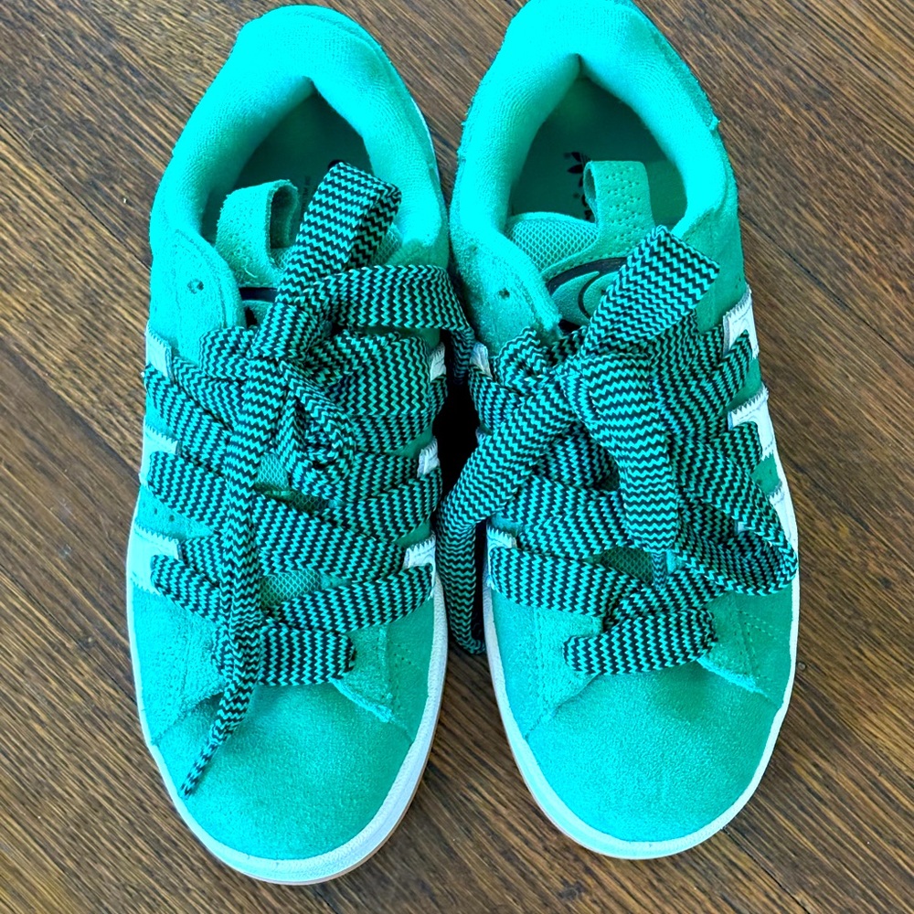 NWOT Adidas Campus Style Sneaker SZ. 6.5 fits a 7 easily